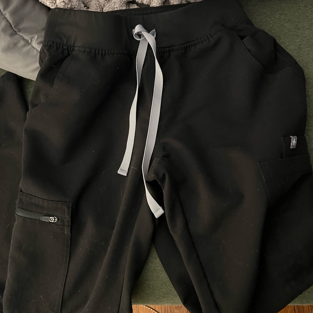 Figs black skinny scrub pants XXS/P